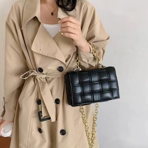 Անսահման սիրուն և նորավոճ