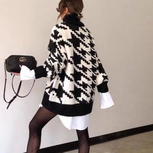 Անսահման սիրուն և նորավոճ